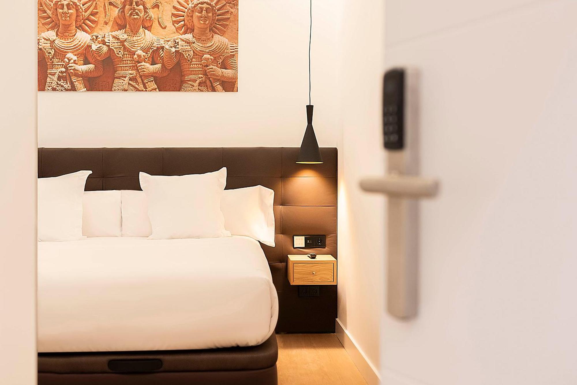Woohoo Rooms Boutique Luna Мадрид Экстерьер фото